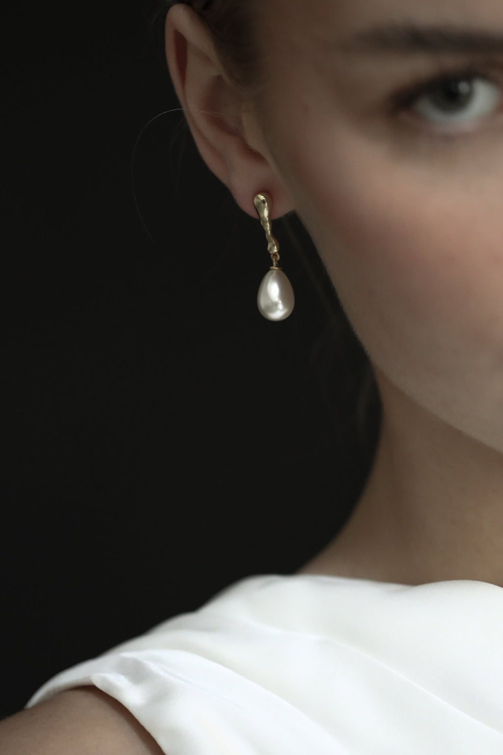 Sculptural Line Pearl Drop Earrings