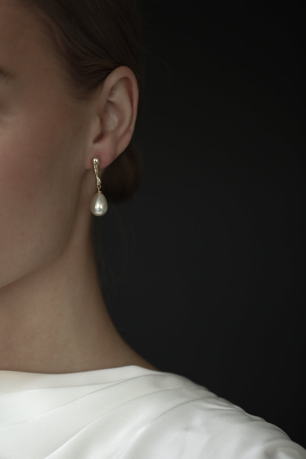 Sculptural Line Pearl Drop Earrings