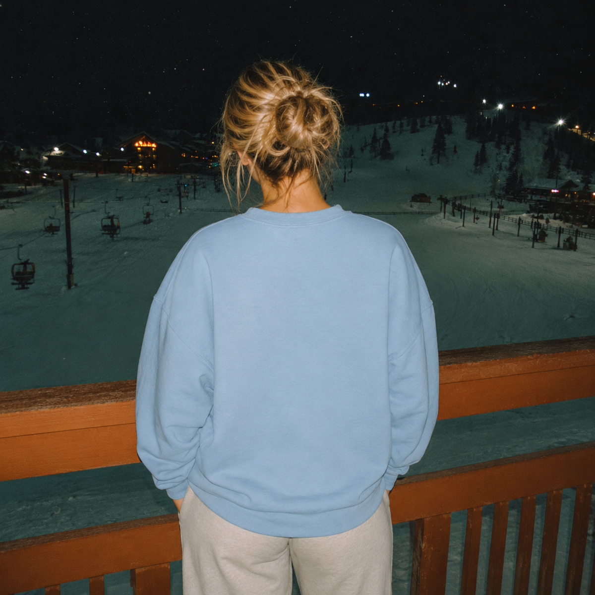 Après Babe Sweatshirt – Ski Bachelorette Party Crewneck